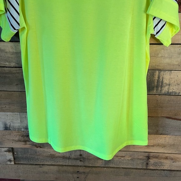 Sunshine & Rodeos Neon Leopard Sleeve Top Size XL - Picture 7 of 11